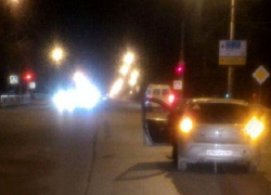 В Шахтах неизвестны мужчина попал под колеса иномарки В Шахтах неизвестны мужчина попал под колеса иномарки