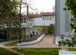 В Шахтах капремонт детского инфекционного отделения длится уже более трех лет В Шахтах капремонт детского инфекционного отделения длится уже более трех лет