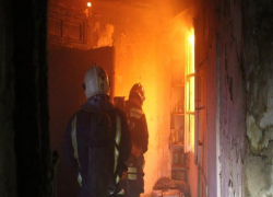 В Шахтах при пожаре погиб мужчина В Шахтах при пожаре погиб мужчина