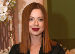 Юлия Савичева рассказала, что ждет «воришку», похитившего ее туфельку на концерте в Шахтах Юлия Савичева рассказала, что ждет «воришку», похитившего ее туфельку на концерте в Шахтах