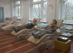 Десятки жителей Шахт поделились кровью в День донора Десятки жителей Шахт поделились кровью в День донора