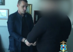 Псевдоюриста, подозреваемого в мошенничестве, задержали под Шахтами Псевдоюриста, подозреваемого в мошенничестве, задержали под Шахтами