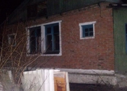 В Шахтах в ночном пожаре на Таловом погибли два человека В Шахтах в ночном пожаре на Таловом погибли два человека