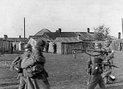 Фашисты для восстановления шахт ловили рабочих прямо на улицах Шахт Фашисты для восстановления шахт ловили рабочих прямо на улицах Шахт