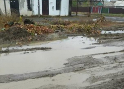 Пока одни шахтинцы сидят без воды, другие жалуются на подтопления Пока одни шахтинцы сидят без воды, другие жалуются на подтопления