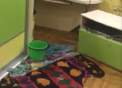 «Когда на улице тает снег – в квартире дождь!» - возмущена шахтинка бездействием Жилсервиса «Когда на улице тает снег – в квартире дождь!» - возмущена шахтинка бездействием Жилсервиса