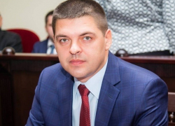 Партия оказывает давление на депутатов-единороссов, проголосовавших против сити-менеджера Шахт Партия оказывает давление на депутатов-единороссов, проголосовавших против сити-менеджера Шахт