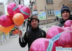 В Шахтах дети поздравили всех женщин с днем матери В Шахтах дети поздравили всех женщин с днем матери