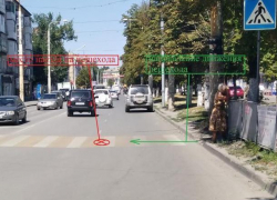 Водитель «Мицубиси» проскочила на красный и сбила женщину-пешехода в Шахтах Водитель «Мицубиси» проскочила на красный и сбила женщину-пешехода в Шахтах