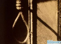 В поселке Таловый найден повешенным 22-летний парень В поселке Таловый найден повешенным 22-летний парень