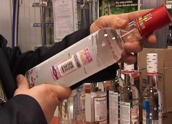 За продажу фальсифицированной водки в Шахтах осуждены две женщины За продажу фальсифицированной водки в Шахтах осуждены две женщины