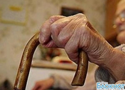 В Шахтах ограбили пенсионерку В Шахтах ограбили пенсионерку