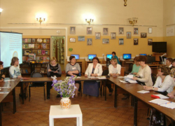 В шахтинской библиотеке им. Крупской "особенных" детей познакомили с книгами В шахтинской библиотеке им. Крупской "особенных" детей познакомили с книгами