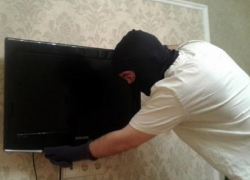 В Шахтах 23-летний рецидивист обчистил квартиру на 15 тысяч рублей В Шахтах 23-летний рецидивист обчистил квартиру на 15 тысяч рублей