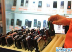 В Шахтах из салона сотовой связи украли 60 тысяч рублей В Шахтах из салона сотовой связи украли 60 тысяч рублей