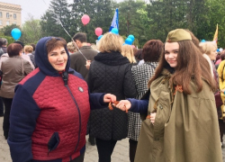 Город Шахты присоединился к патриотической акции «Георгиевская ленточка» Город Шахты присоединился к патриотической акции «Георгиевская ленточка»