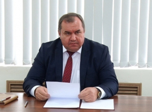 Под Шахтами неизвестные в масках совершили дерзкое нападение на главу Красносулинского района Под Шахтами неизвестные в масках совершили дерзкое нападение на главу Красносулинского района