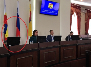 Депутаты приняли заочно отставку Игоря Медведева Депутаты приняли заочно отставку Игоря Медведева