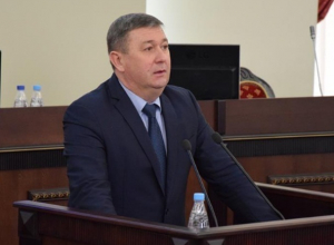 Шахтинскому сити-менеджеру вернули первого зама и расширили штат Шахтинскому сити-менеджеру вернули первого зама и расширили штат