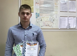 Шахтинец Сергей Круглов стал «серебряным» призёром спортивных игр молодёжи Дона Шахтинец Сергей Круглов стал «серебряным» призёром спортивных игр молодёжи Дона