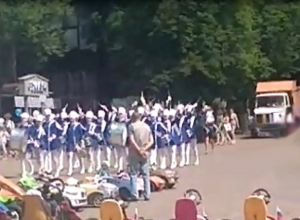 В парке в Шахтах торжественно провожали уборочную технику В парке в Шахтах торжественно провожали уборочную технику