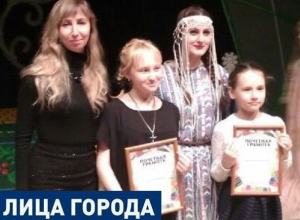 Шахтинки Виктория Архипова и Анна Ломакина победили на всероссийском конкурсе «Краски России» Шахтинки Виктория Архипова и Анна Ломакина победили на всероссийском конкурсе «Краски России»