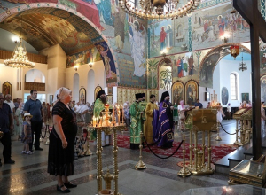 Концертом, праздничным богослужением и благотворительностью отметили в Шахтах День семьи, любви и верности Концертом, праздничным богослужением и благотворительностью отметили в Шахтах День семьи, любви и верности