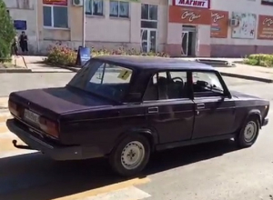 По дороге на работу в Шахтах попала под колеса автомобиля 29-летняя девушка По дороге на работу в Шахтах попала под колеса автомобиля 29-летняя девушка