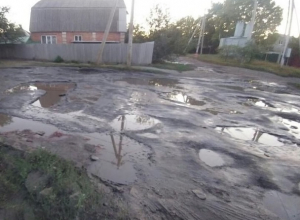 Лунный пейзаж напоминает пересечение улиц Орджоникидзе и Дарвина в Шахтах Лунный пейзаж напоминает пересечение улиц Орджоникидзе и Дарвина в Шахтах