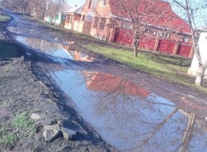 «Жить в таких условиях просто невыносимо» - возмущена шахтинка состоянием улицы Орджоникидзе «Жить в таких условиях просто невыносимо» - возмущена шахтинка состоянием улицы Орджоникидзе
