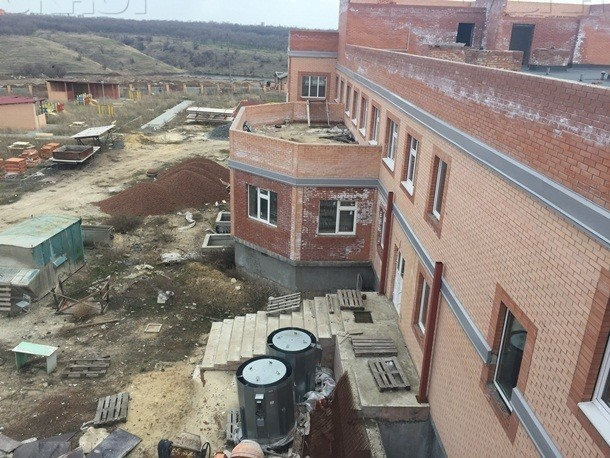 В Шахтах уже шесть лет не могут достроить детский сад на ХБК. Что происходит? В Шахтах уже шесть лет не могут достроить детский сад на ХБК. Что происходит?