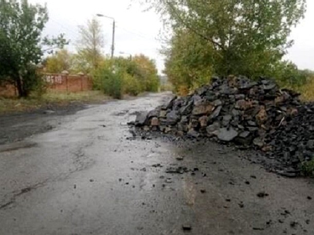 Главная улица поселка Поповка в Шахтах останется без капремонта как минимум до 2024 года Главная улица поселка Поповка в Шахтах останется без капремонта как минимум до 2024 года