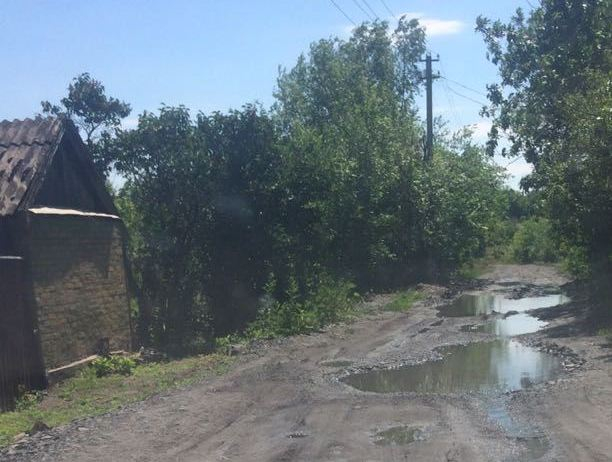 Несколько лет заливает дорогу потоп воды в посёлке Даниловка в Шахтах Несколько лет заливает дорогу потоп воды в посёлке Даниловка в Шахтах