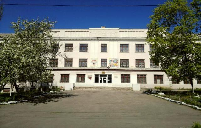 Школа № 12 в Шахтах осталась без ремонта Школа № 12 в Шахтах осталась без ремонта