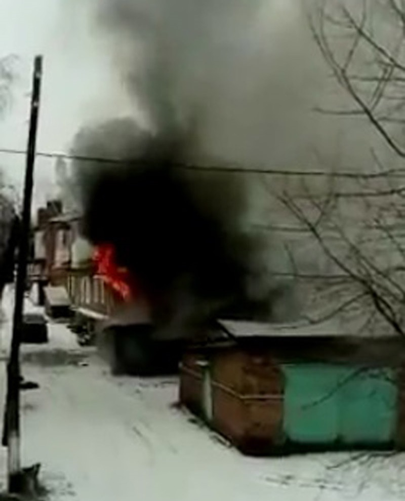 Аюта пожар1.jpg Аюта пожар1.jpg