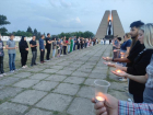 Ровно в 4 утра у мемориала «Жертвам фашизма» шахтинцы вновь зажгли свечи памяти