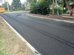 На Артеме завершается ремонт дороги по улице Искра