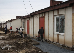 Власти обещают достроить четыре дома по улице Антрацит в Шахтах к 1 августа 2017 года