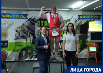 В лично-командном чемпионате Ростовской области, в жиме лежа, Геннадий Богданов занял первое место 